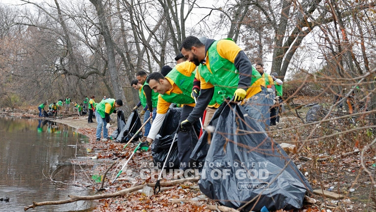 world mission society church of god new york long island mother's street cleanup MG 1723