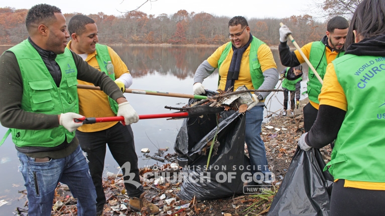 world mission society church of god new york long island mother's street cleanup MG 2358