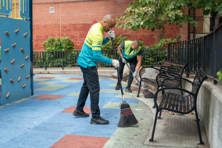 ASEZ WAO White Playground Cleanup