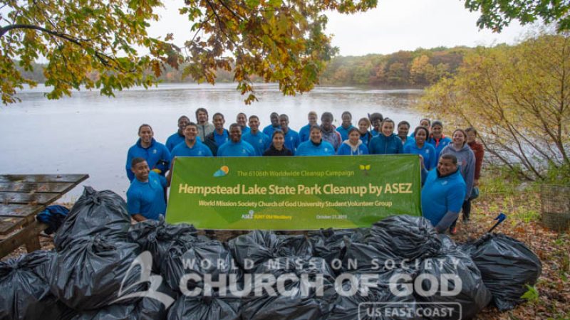 ASEZ volunteers at their Hempstead Lake State Park cleanup